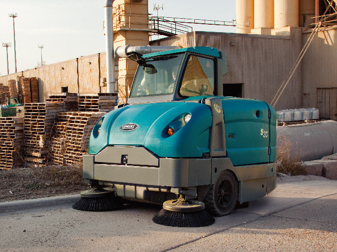 掃地機(jī)or洗地機(jī)？工廠清潔如何抉擇？