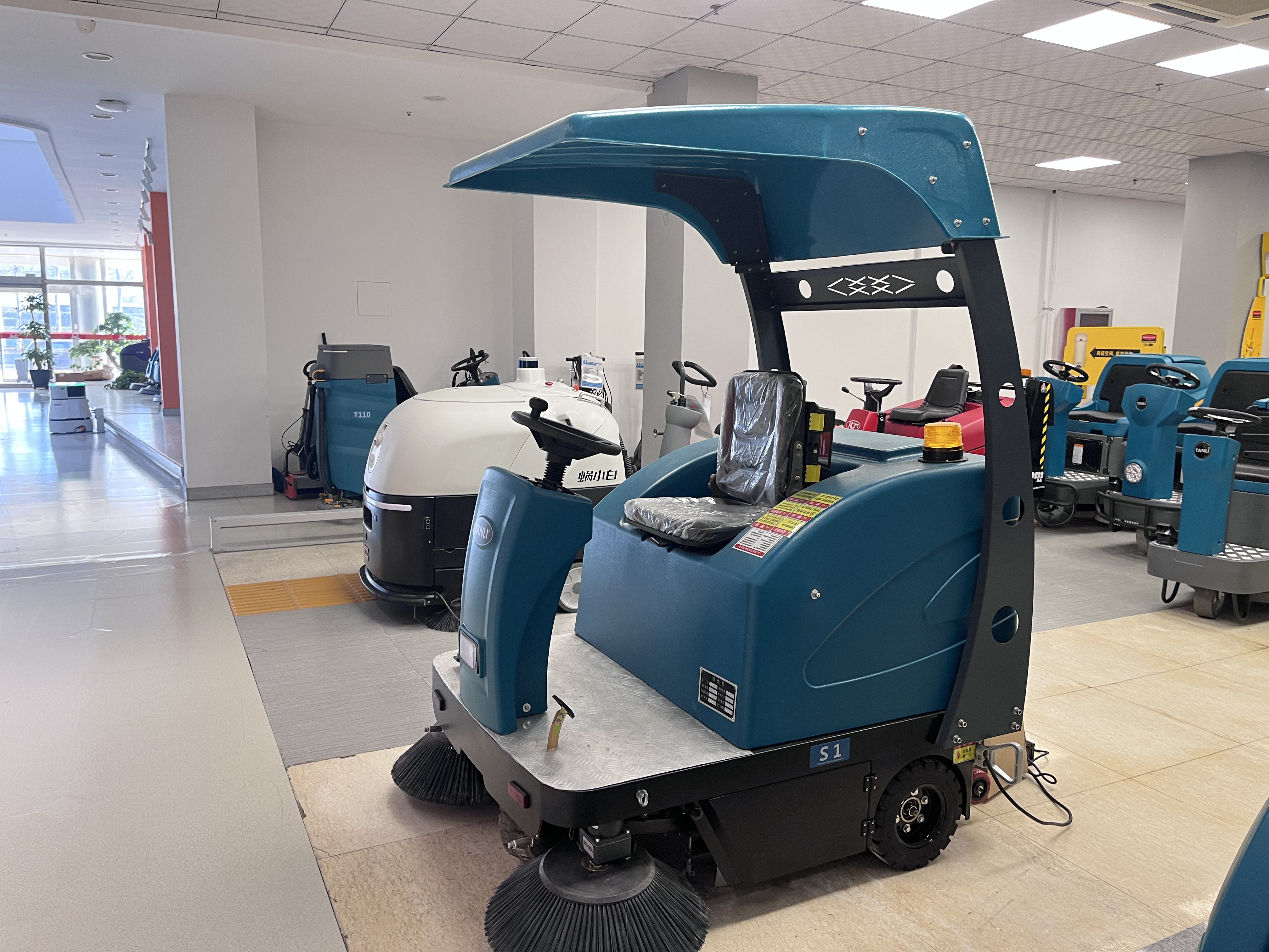 公園、景區(qū)如何避免清掃揚塵?