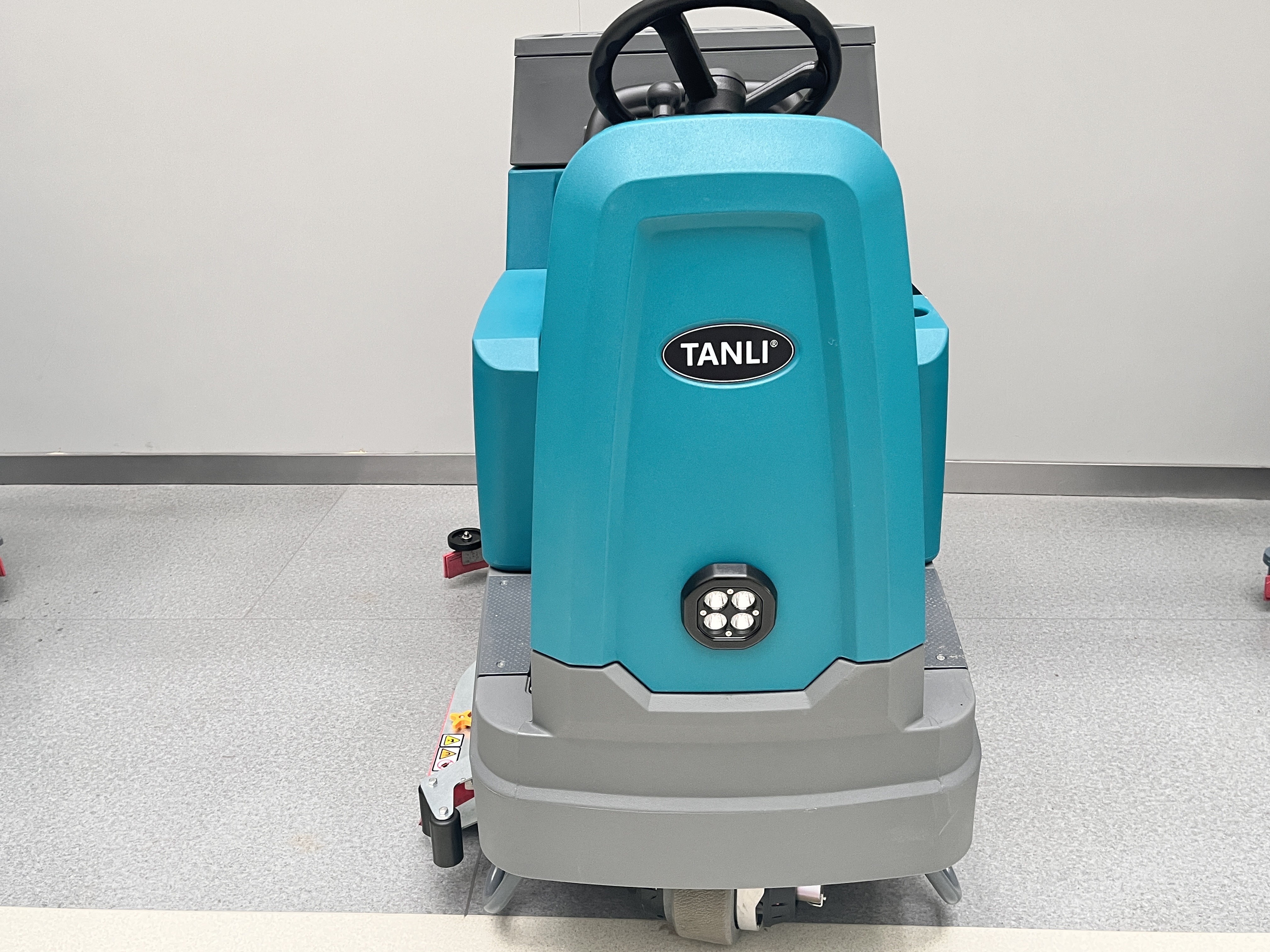 洗地機讓您告別清潔困境，享受舒適環(huán)境