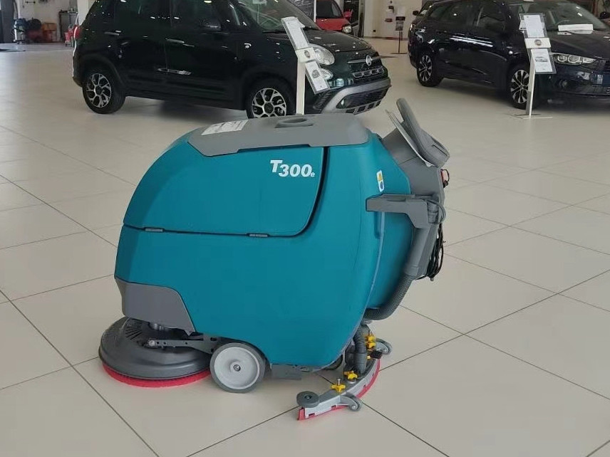 工業(yè)吸塵器、洗地機(jī)對(duì)工廠車間的作用