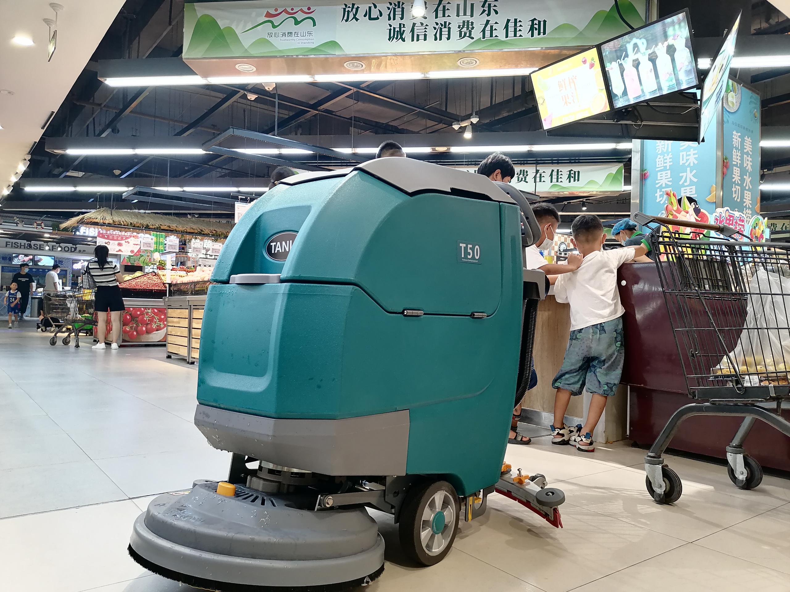 洗地機(jī)品質(zhì)是我們的承諾，您的滿意是我們的追求