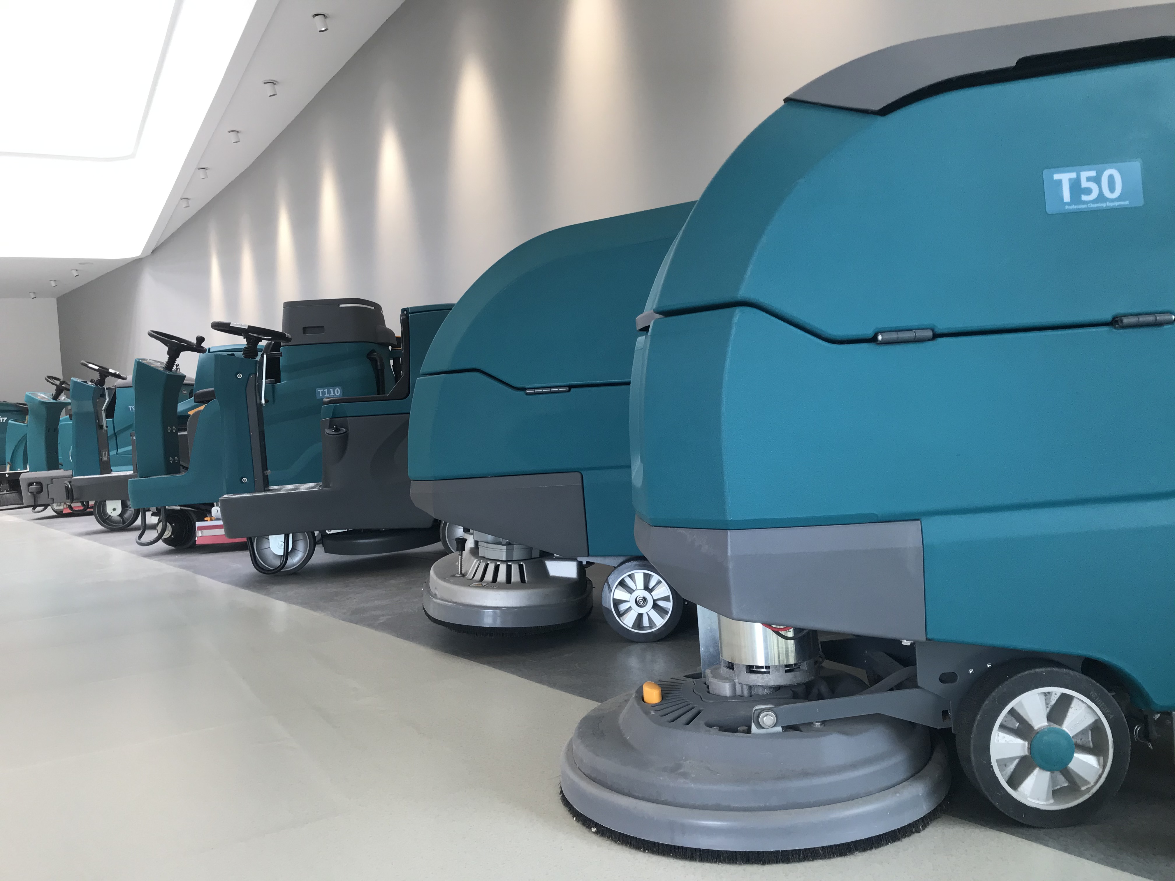 為什么有這么多型號(hào)的工商業(yè)洗地機(jī)呀？