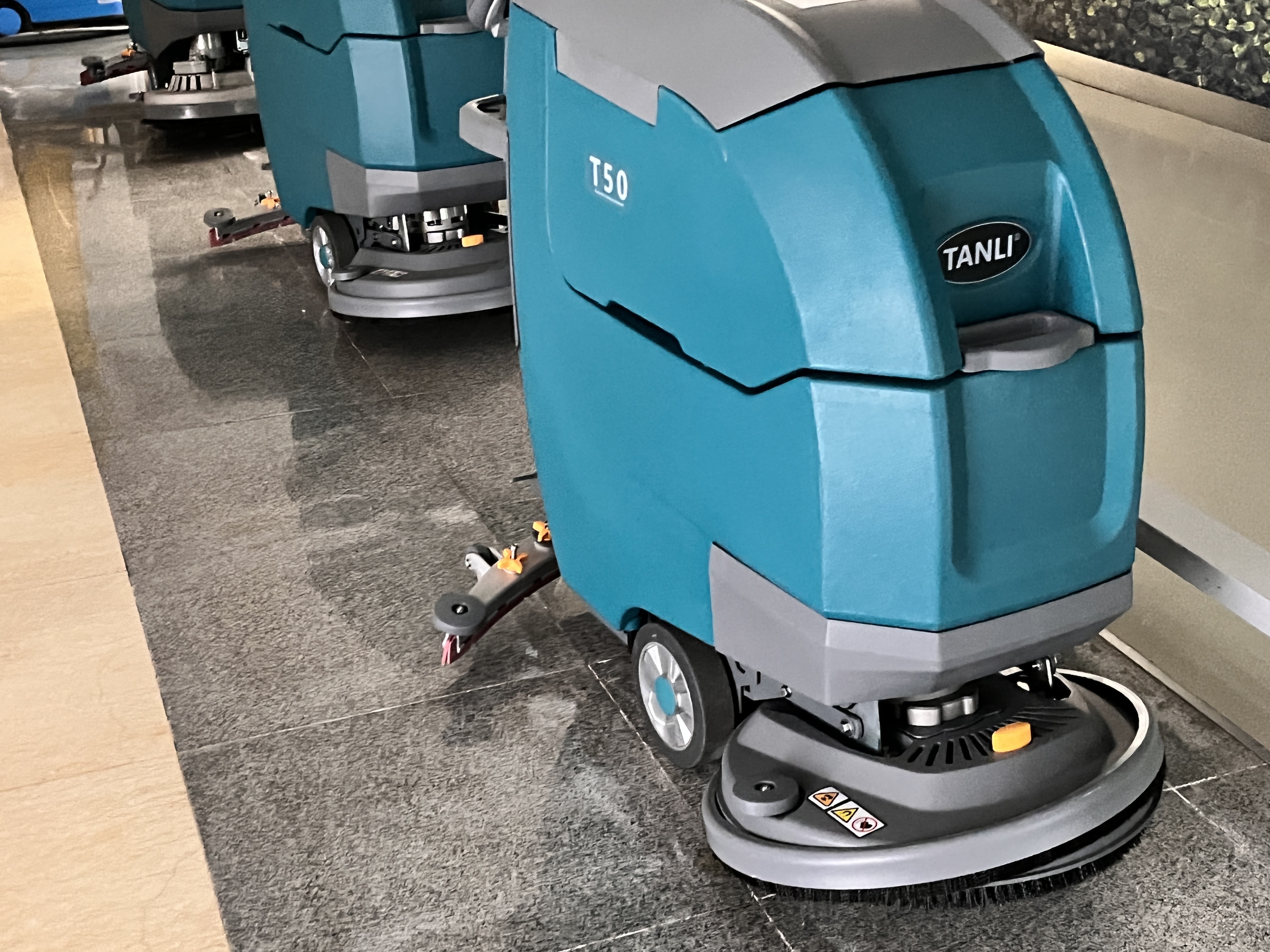 辦公樓、寫字樓如何選擇洗地機(jī)？