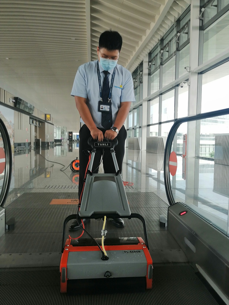 自動(dòng)扶梯清洗機(jī) 自動(dòng)扶梯清洗機(jī)